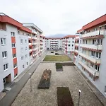 Alure Residences 15 & 24h Self Check-in, Private Parking In Front Of The Building Included, New Building, Center Апартаменты