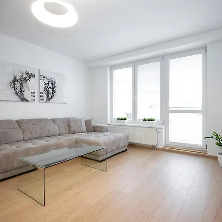 Апартаменты Alure Residences 15 & 24h Self Check-in, Private Parking In Front Of The Building Included, New Building, Center *