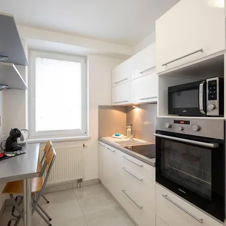 Апартаменты Alure Residences 15 & 24h Self Check-in, Private Parking In Front Of The Building Included, New Building, Center Банска-Бистрица